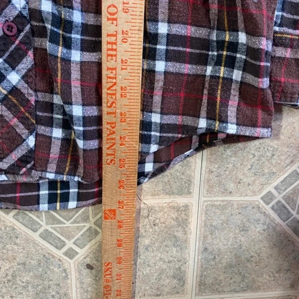 Men's Burgundy Plaid Flannel Shirt - Classic Workwear Style - Picture 4 of 5